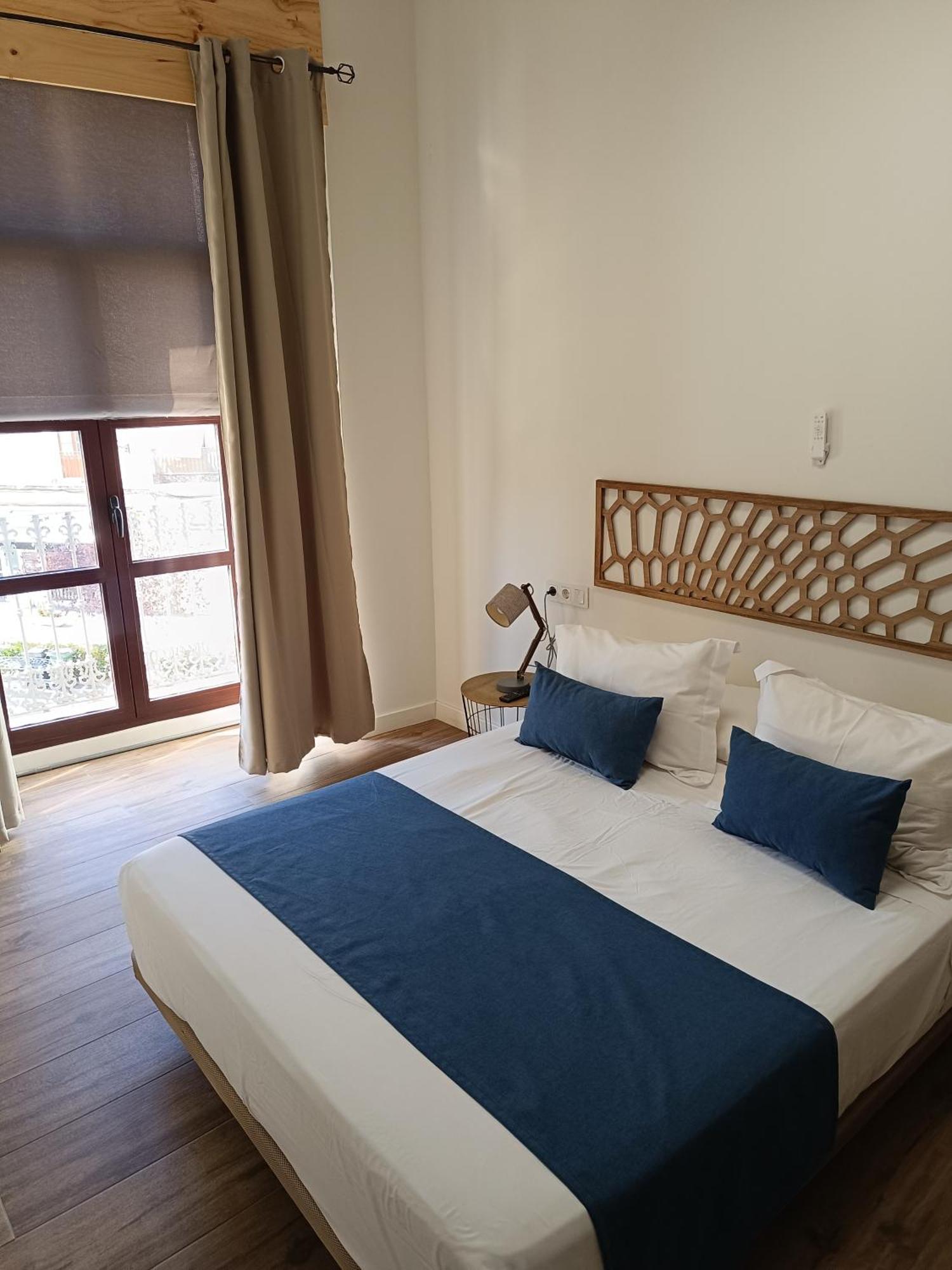 Apartamentos Al-Qazeres Luxury La Concepcion Касерес Екстер'єр фото