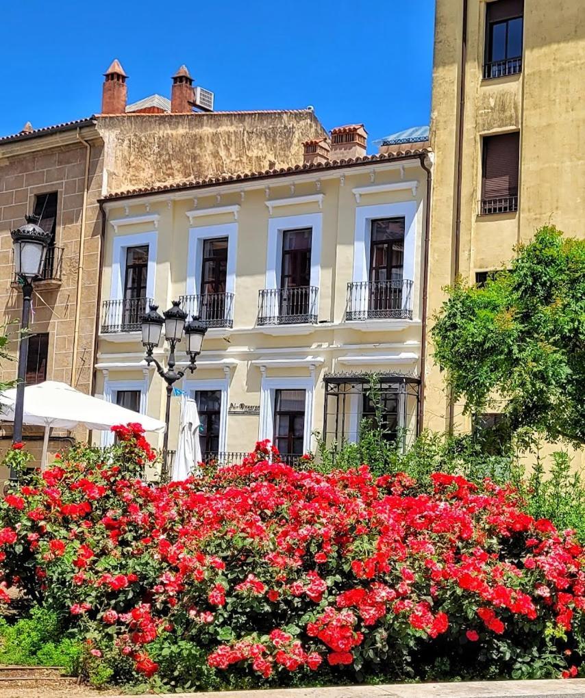 Apartamentos Al-Qazeres Luxury La Concepcion Касерес Екстер'єр фото