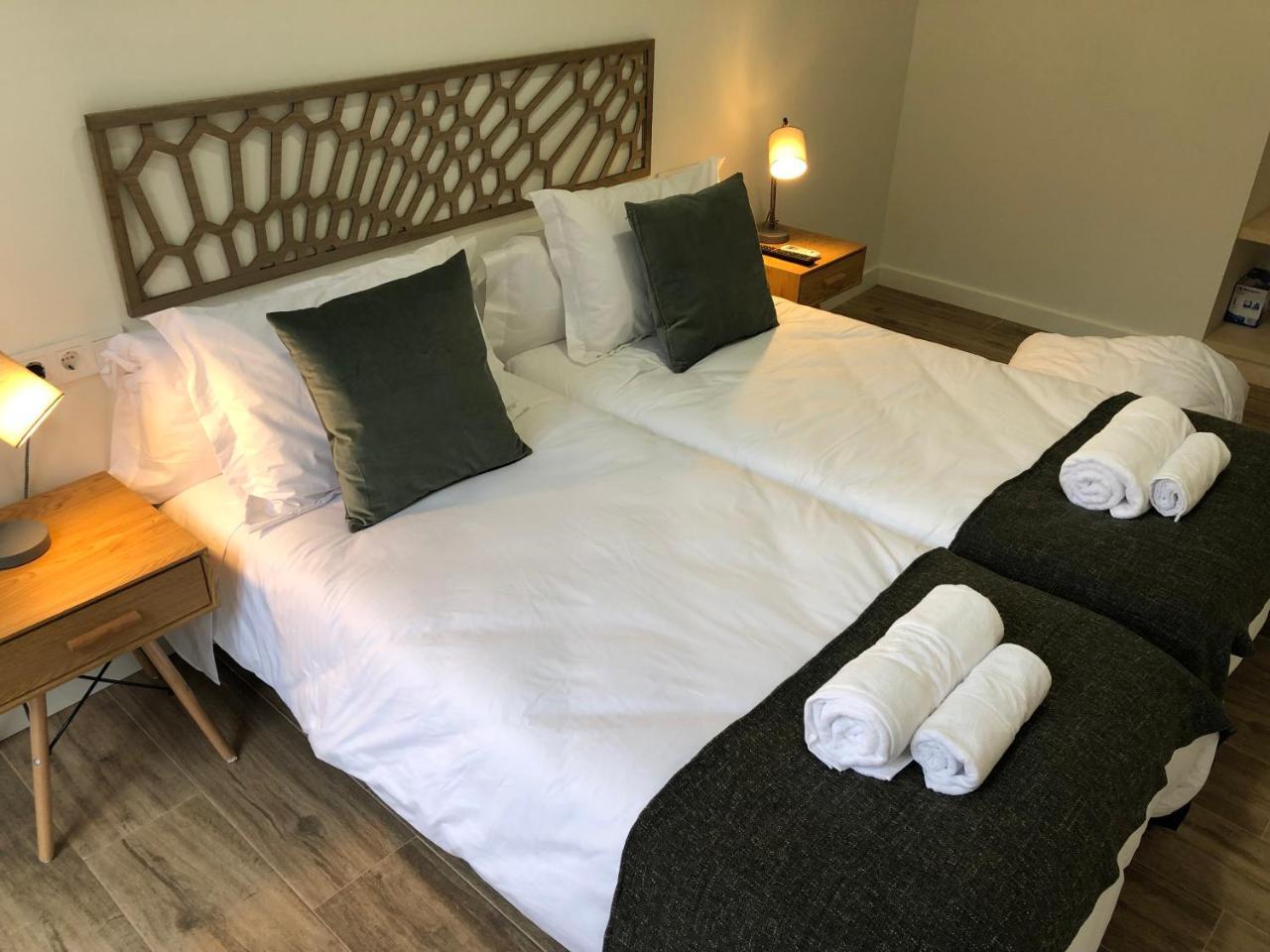 Apartamentos Al-Qazeres Luxury La Concepcion Касерес Екстер'єр фото