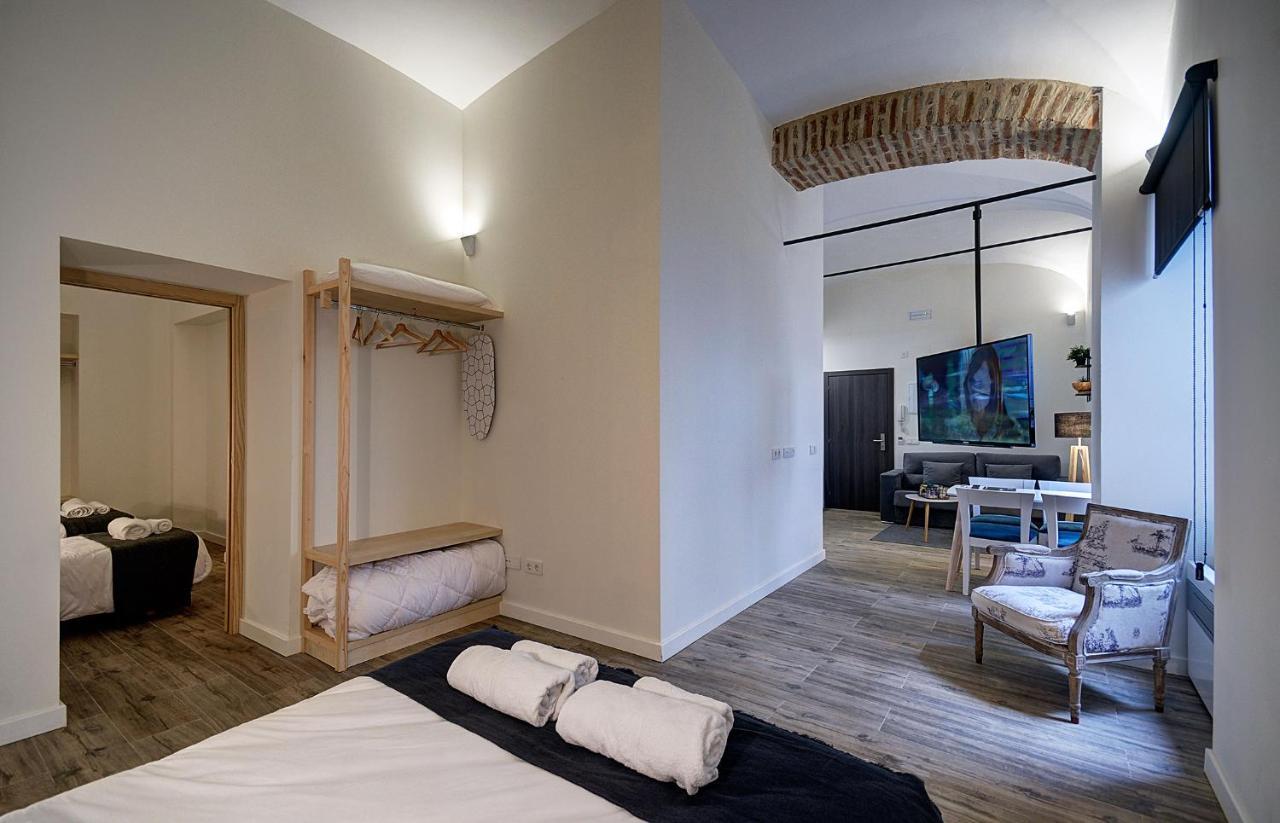 Apartamentos Al-Qazeres Luxury La Concepcion Касерес Екстер'єр фото
